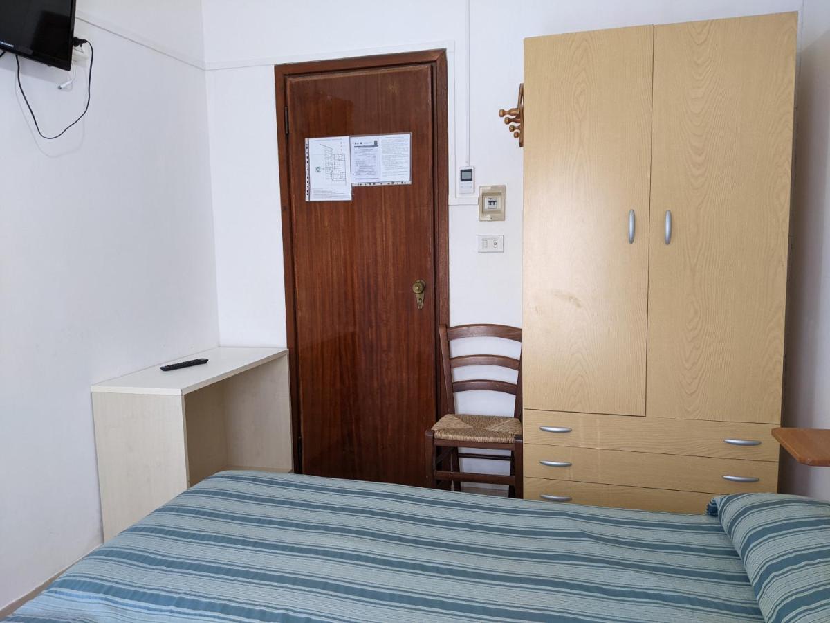 Albergo Casa Del Turista Torre dell'Orso Kültér fotó